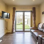 The Artane Self Catering דירה